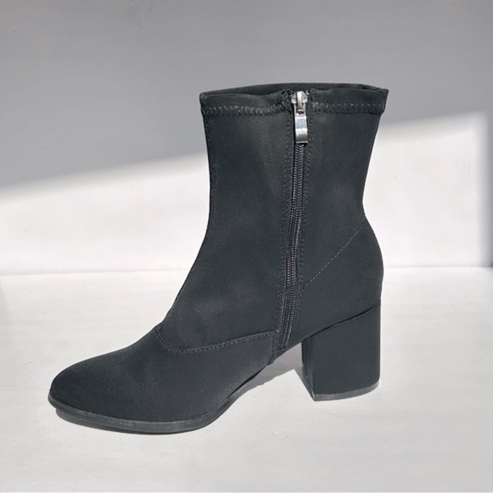 Boohoo womens chunky block heel pointed toe sock boots booties ankle boot Size 6